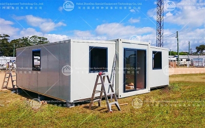 Expandable houses