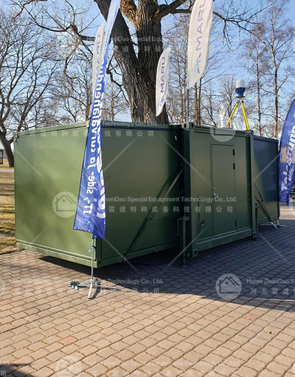 Side Expandable Containers